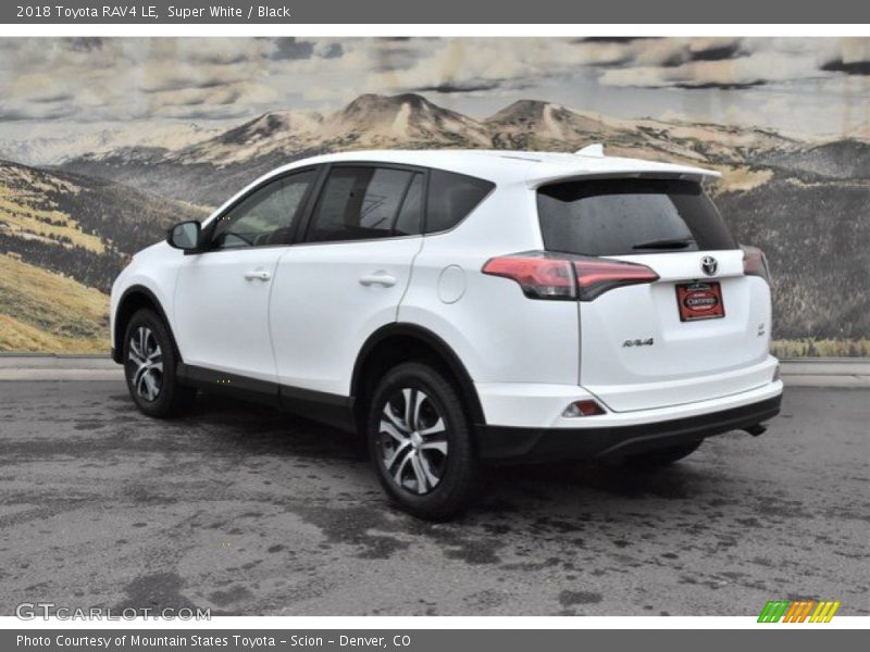 Super White / Black 2018 Toyota RAV4 LE