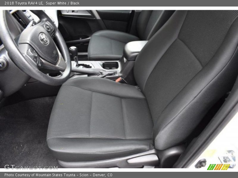 Super White / Black 2018 Toyota RAV4 LE