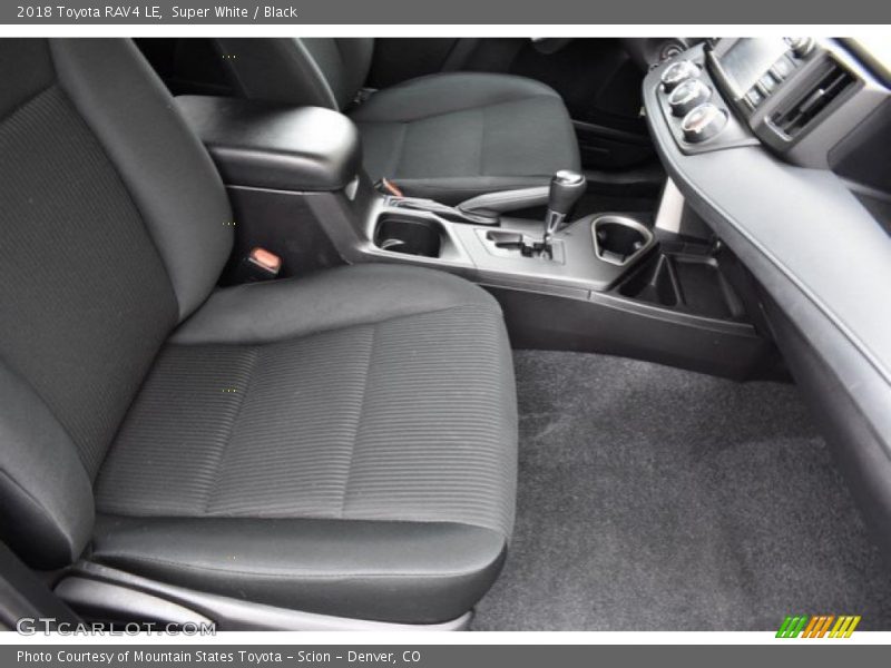 Super White / Black 2018 Toyota RAV4 LE