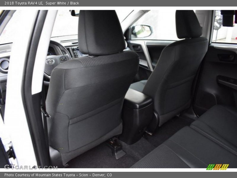 Super White / Black 2018 Toyota RAV4 LE