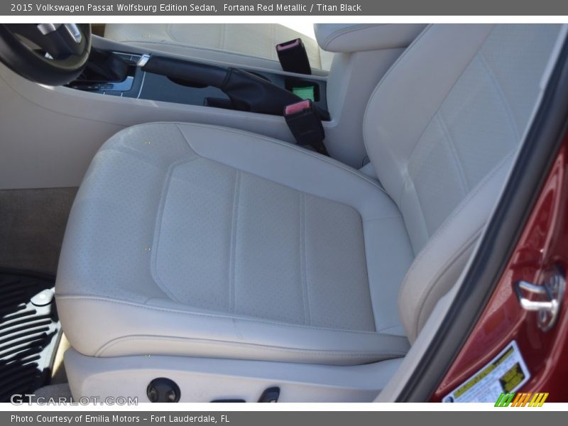 Fortana Red Metallic / Titan Black 2015 Volkswagen Passat Wolfsburg Edition Sedan