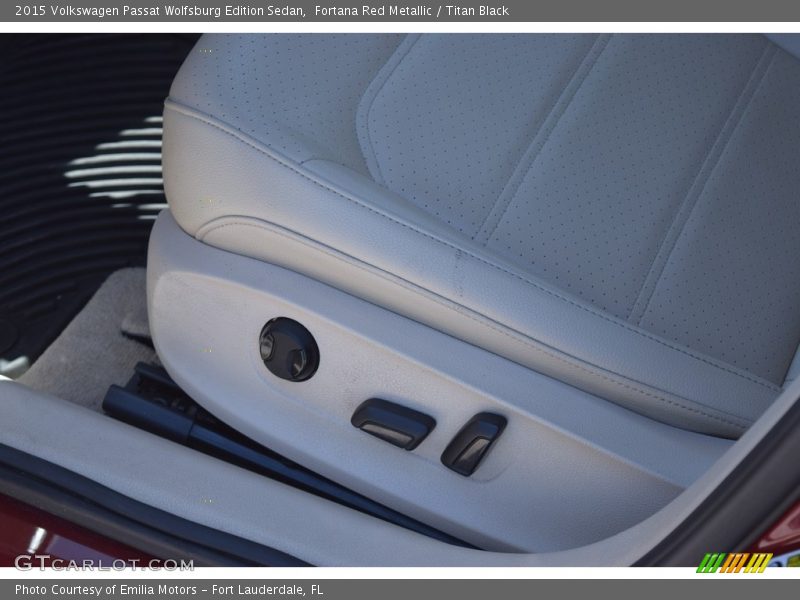 Fortana Red Metallic / Titan Black 2015 Volkswagen Passat Wolfsburg Edition Sedan