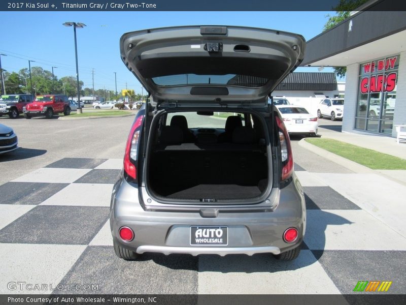 Titanium Gray / Gray Two-Tone 2017 Kia Soul +