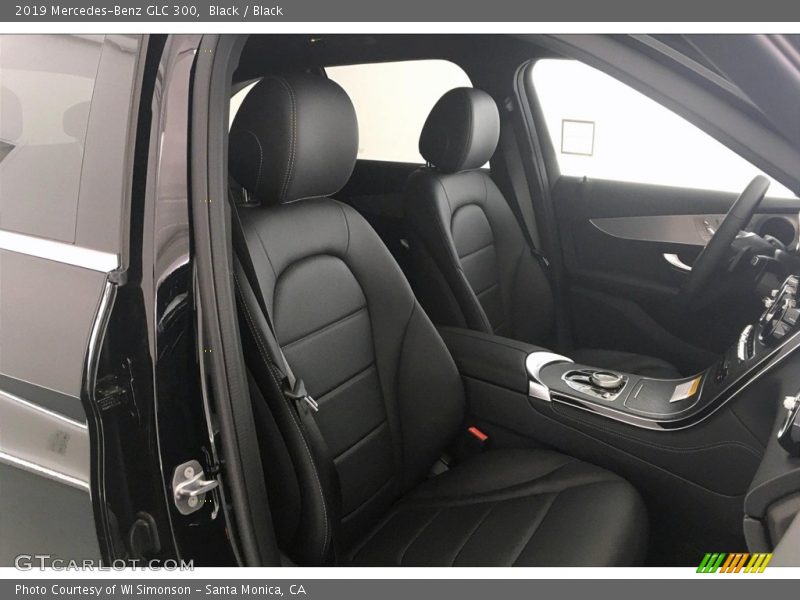 Black / Black 2019 Mercedes-Benz GLC 300