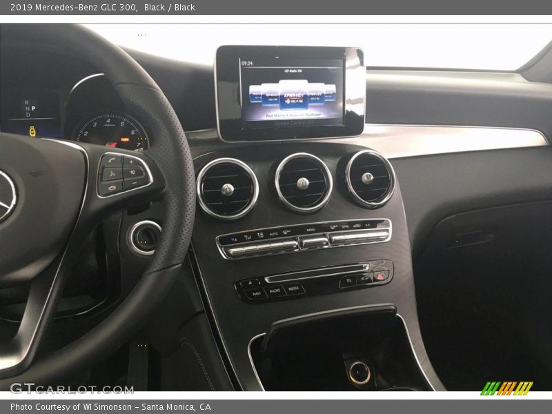 Black / Black 2019 Mercedes-Benz GLC 300