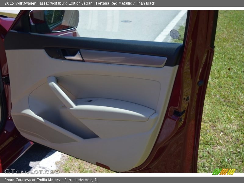 Fortana Red Metallic / Titan Black 2015 Volkswagen Passat Wolfsburg Edition Sedan