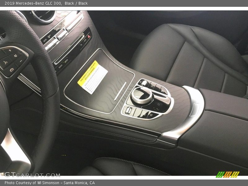 Black / Black 2019 Mercedes-Benz GLC 300