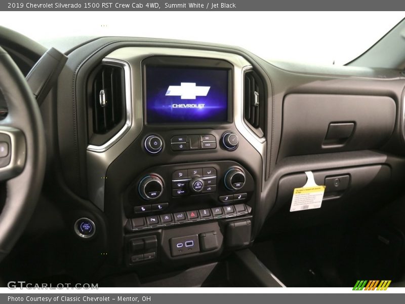 Summit White / Jet Black 2019 Chevrolet Silverado 1500 RST Crew Cab 4WD