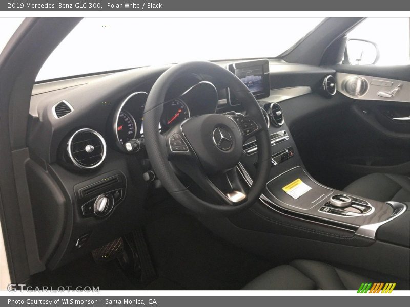 Polar White / Black 2019 Mercedes-Benz GLC 300