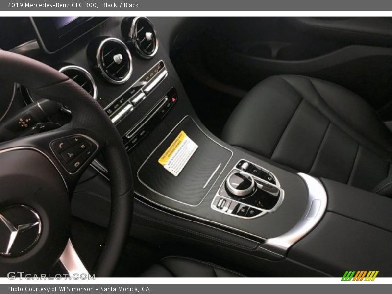 Black / Black 2019 Mercedes-Benz GLC 300