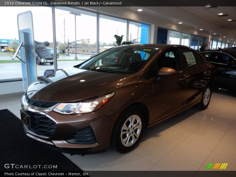Oakwood Metallic / Jet Black/­Galvanized 2019 Chevrolet Cruze LS