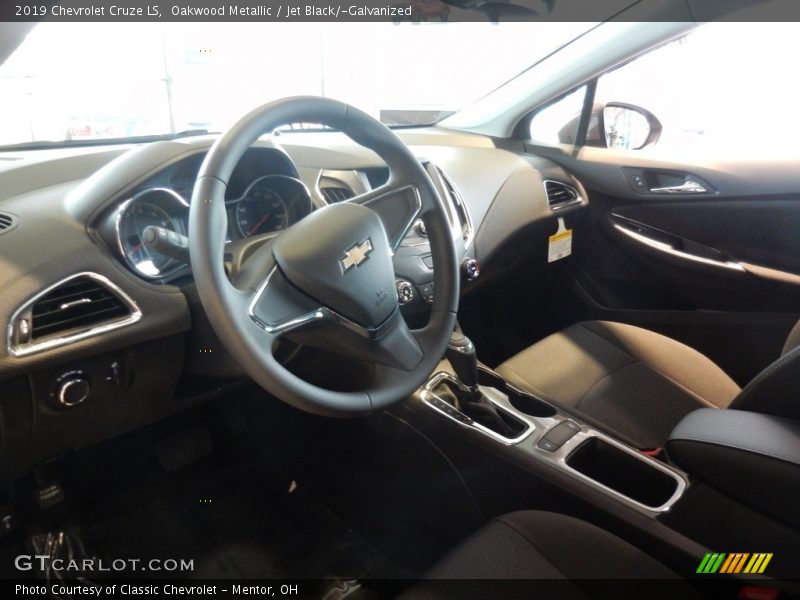 Oakwood Metallic / Jet Black/­Galvanized 2019 Chevrolet Cruze LS
