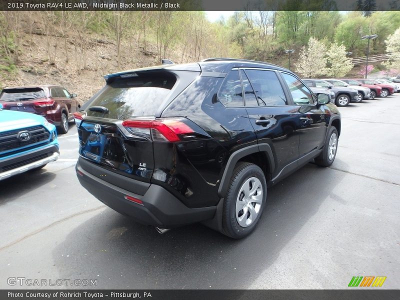 Midnight Black Metallic / Black 2019 Toyota RAV4 LE AWD