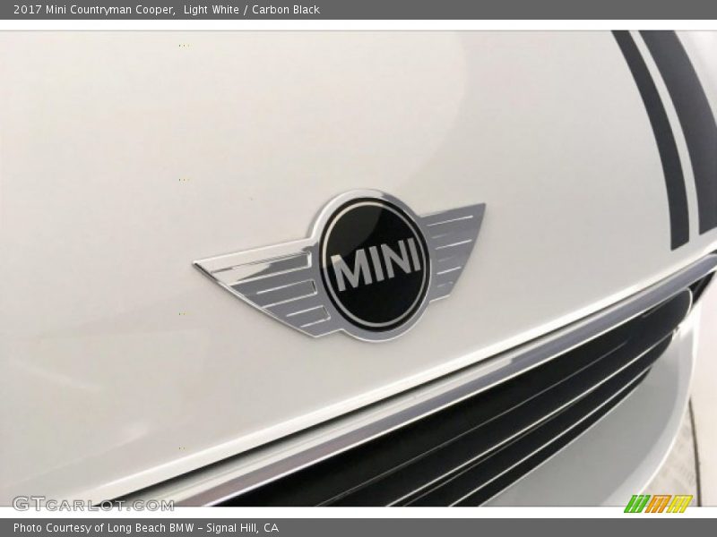 Light White / Carbon Black 2017 Mini Countryman Cooper