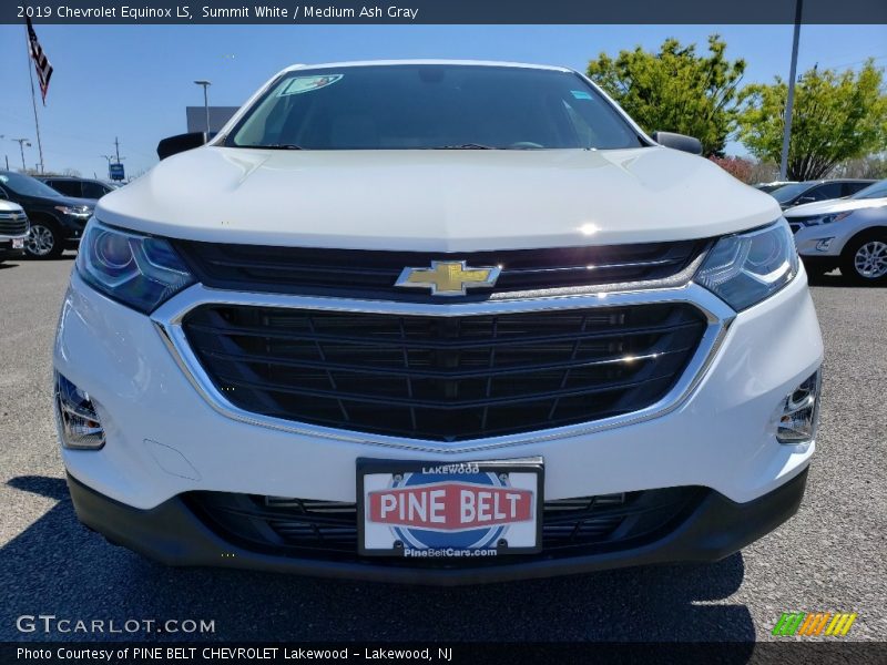 Summit White / Medium Ash Gray 2019 Chevrolet Equinox LS