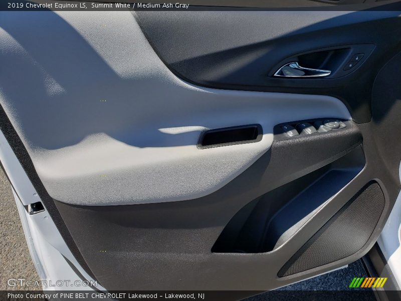 Summit White / Medium Ash Gray 2019 Chevrolet Equinox LS
