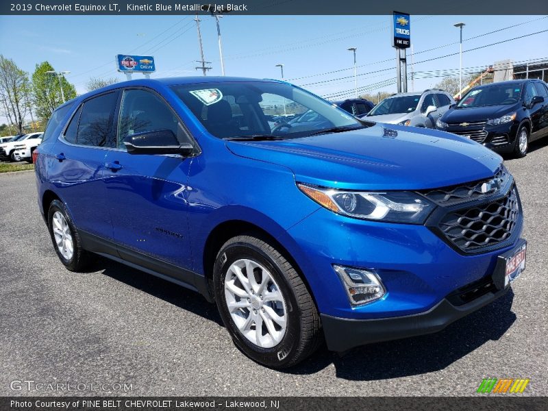 Front 3/4 View of 2019 Equinox LT