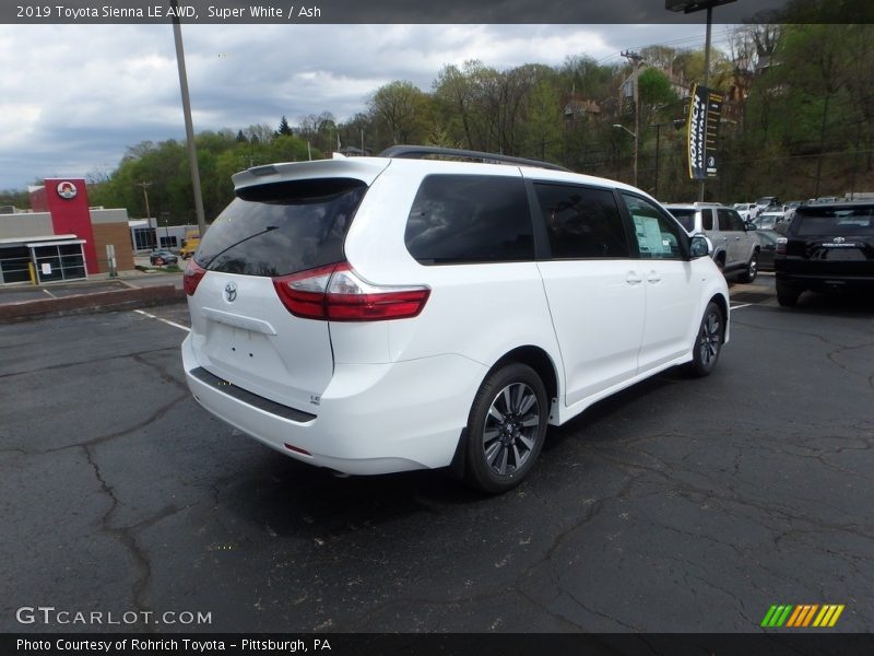 Super White / Ash 2019 Toyota Sienna LE AWD