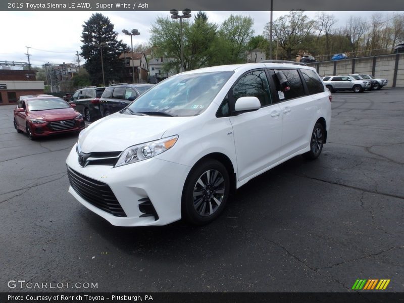 Super White / Ash 2019 Toyota Sienna LE AWD