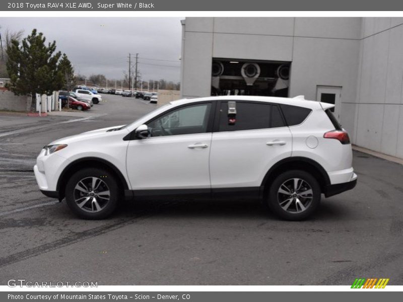 Super White / Black 2018 Toyota RAV4 XLE AWD