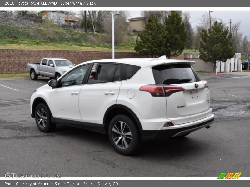 Super White / Black 2018 Toyota RAV4 XLE AWD
