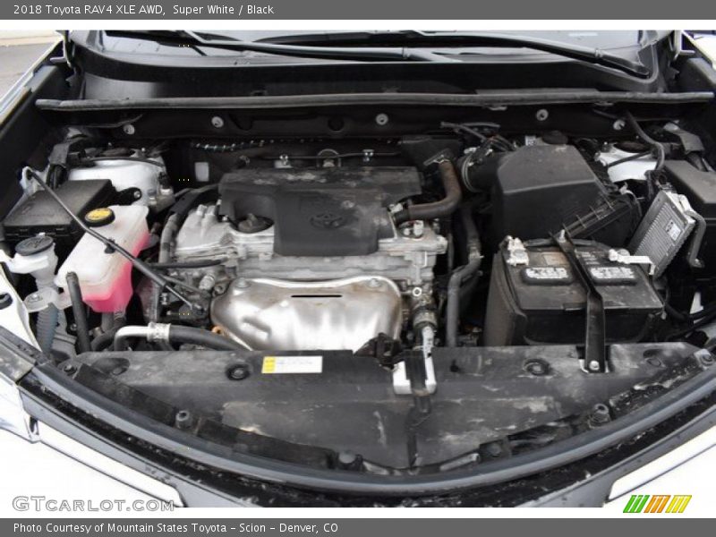 Super White / Black 2018 Toyota RAV4 XLE AWD