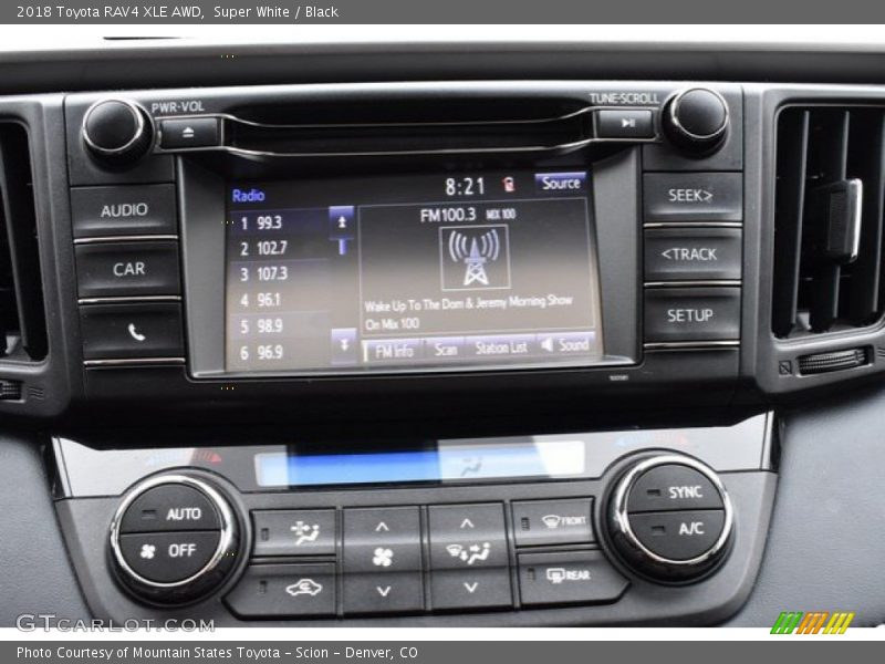 Super White / Black 2018 Toyota RAV4 XLE AWD