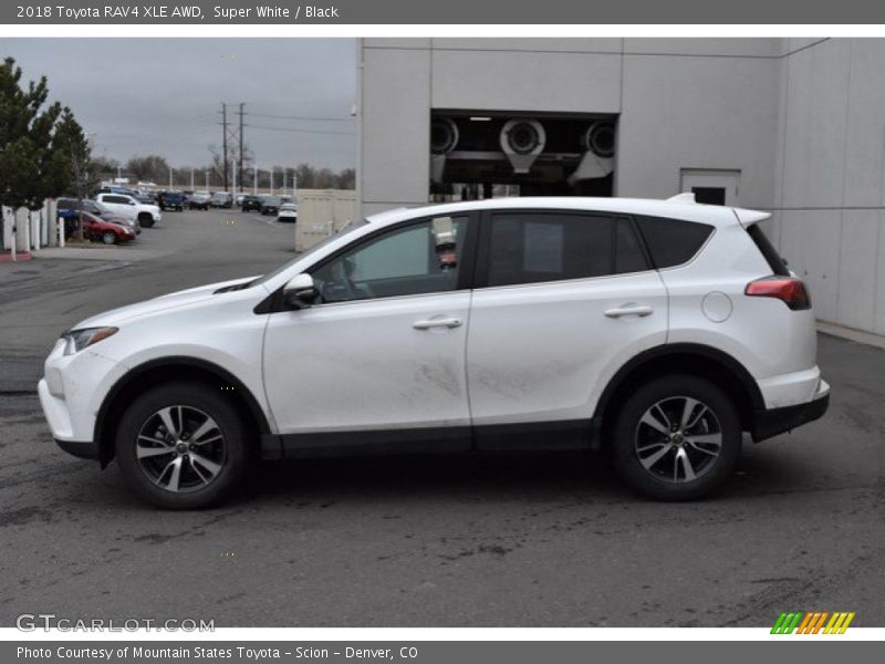 Super White / Black 2018 Toyota RAV4 XLE AWD