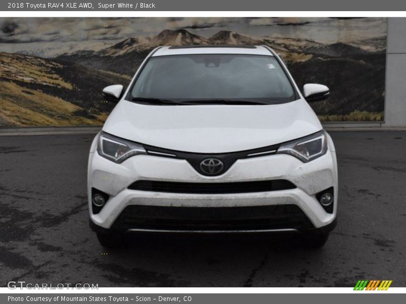 Super White / Black 2018 Toyota RAV4 XLE AWD