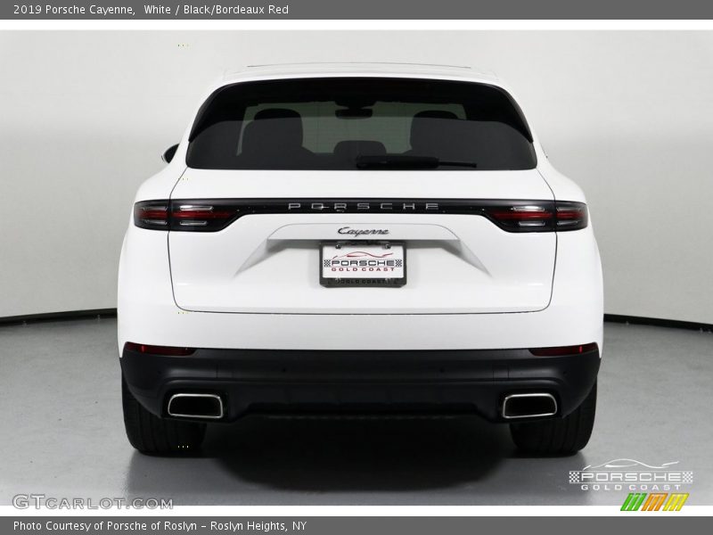 White / Black/Bordeaux Red 2019 Porsche Cayenne