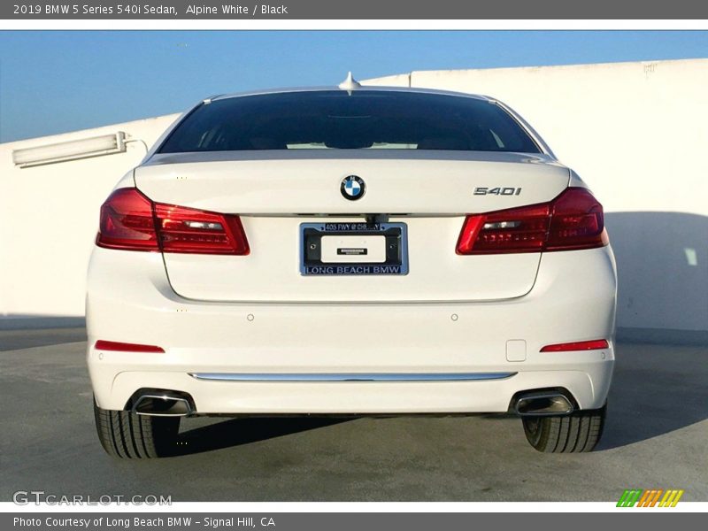 Alpine White / Black 2019 BMW 5 Series 540i Sedan