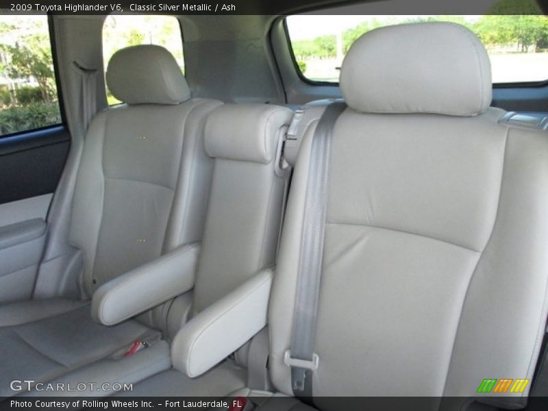 Classic Silver Metallic / Ash 2009 Toyota Highlander V6