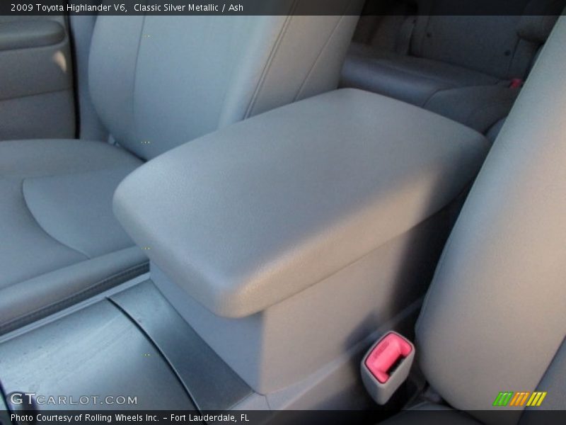 Classic Silver Metallic / Ash 2009 Toyota Highlander V6