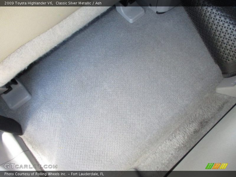 Classic Silver Metallic / Ash 2009 Toyota Highlander V6