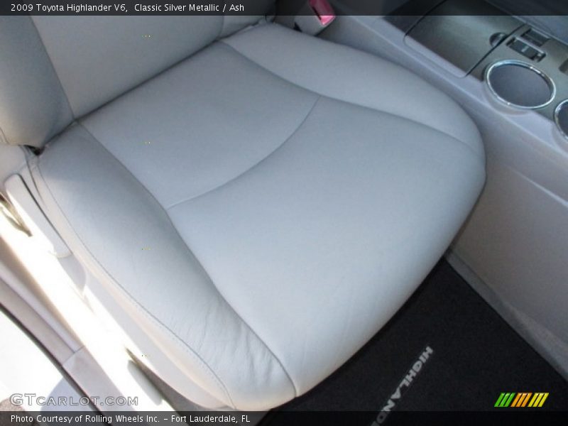 Classic Silver Metallic / Ash 2009 Toyota Highlander V6