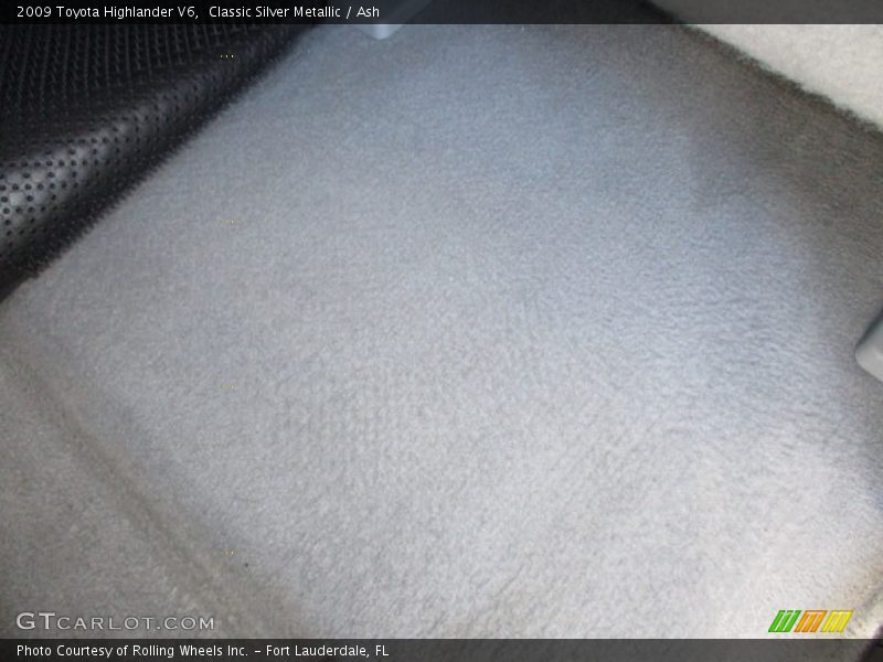 Classic Silver Metallic / Ash 2009 Toyota Highlander V6