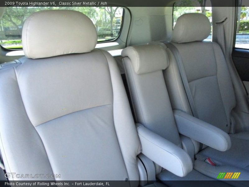 Classic Silver Metallic / Ash 2009 Toyota Highlander V6