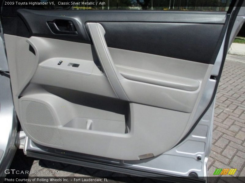 Classic Silver Metallic / Ash 2009 Toyota Highlander V6