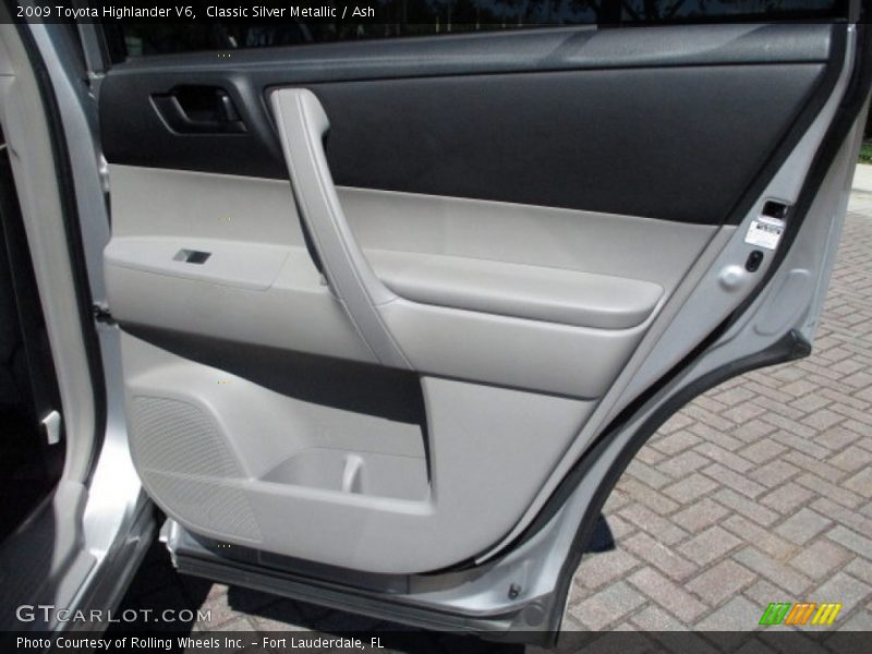 Classic Silver Metallic / Ash 2009 Toyota Highlander V6