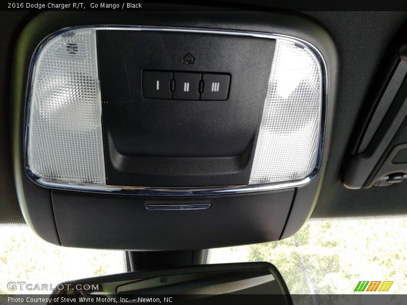 Go Mango / Black 2016 Dodge Charger R/T