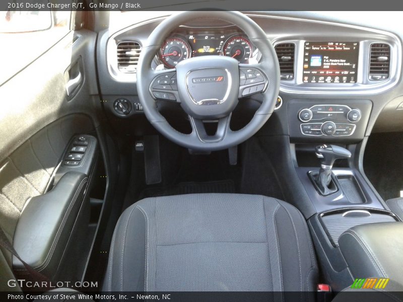 Go Mango / Black 2016 Dodge Charger R/T