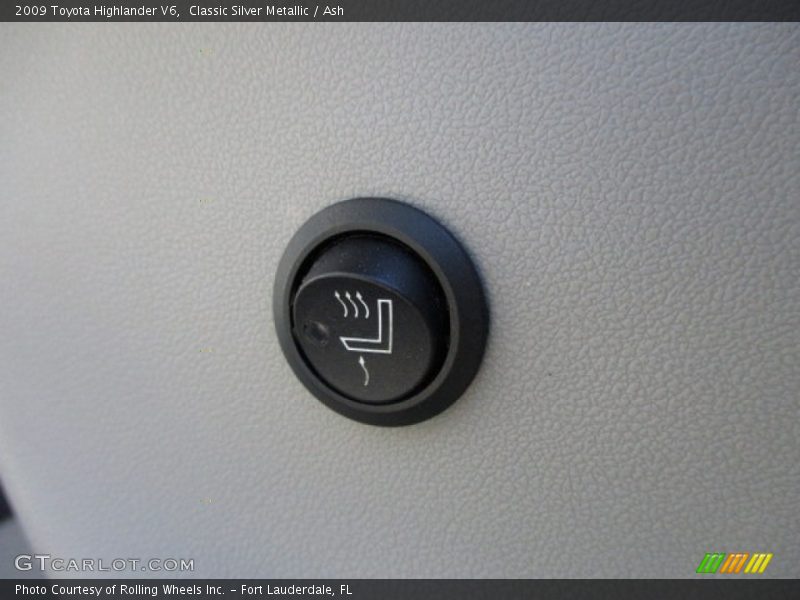 Classic Silver Metallic / Ash 2009 Toyota Highlander V6