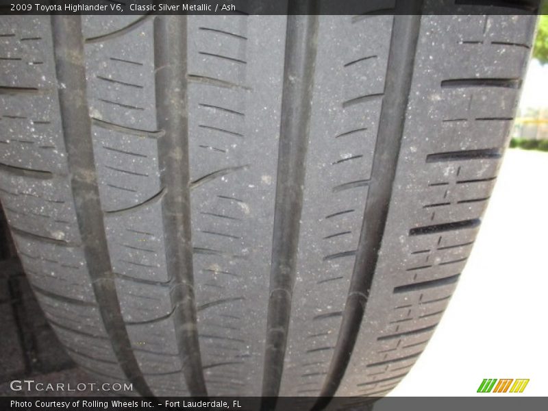 Classic Silver Metallic / Ash 2009 Toyota Highlander V6