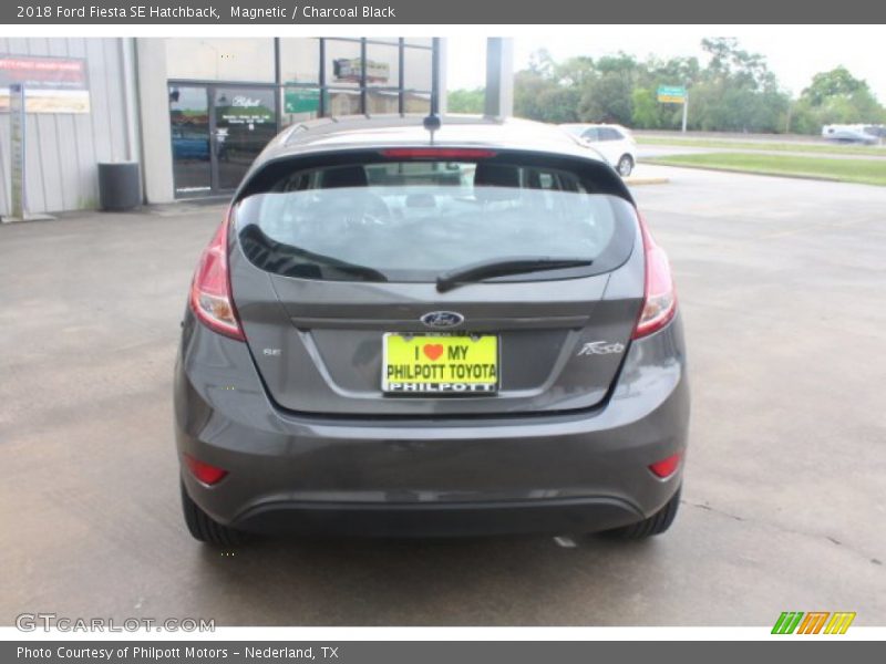 Magnetic / Charcoal Black 2018 Ford Fiesta SE Hatchback