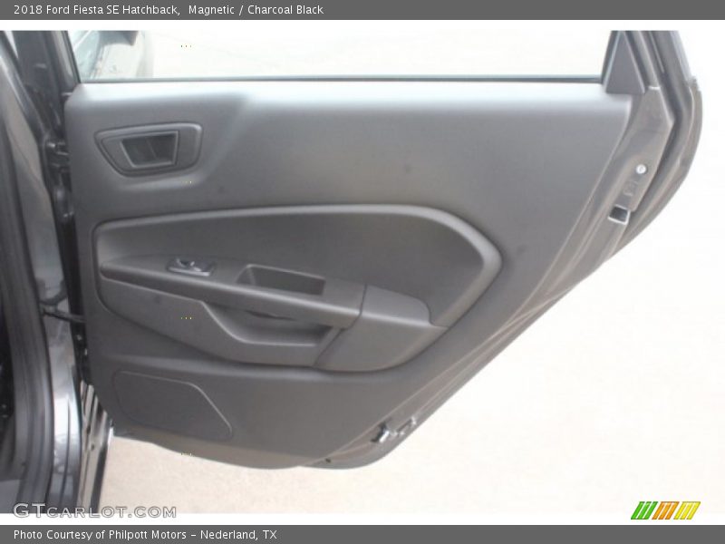 Magnetic / Charcoal Black 2018 Ford Fiesta SE Hatchback