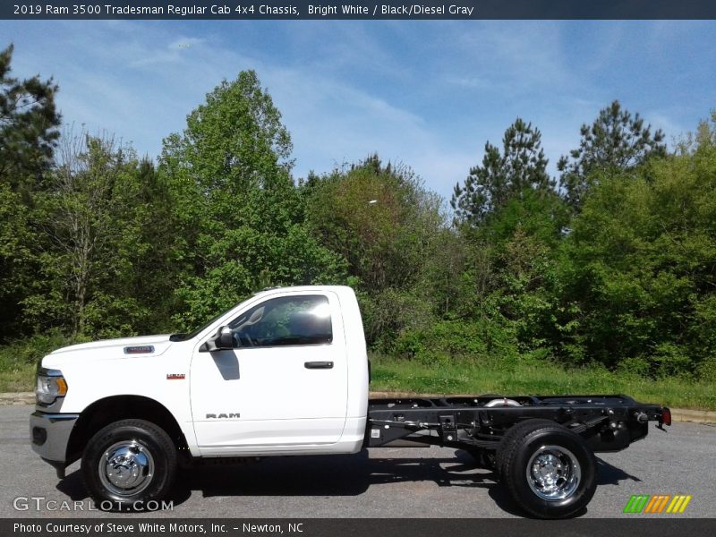 Bright White / Black/Diesel Gray 2019 Ram 3500 Tradesman Regular Cab 4x4 Chassis