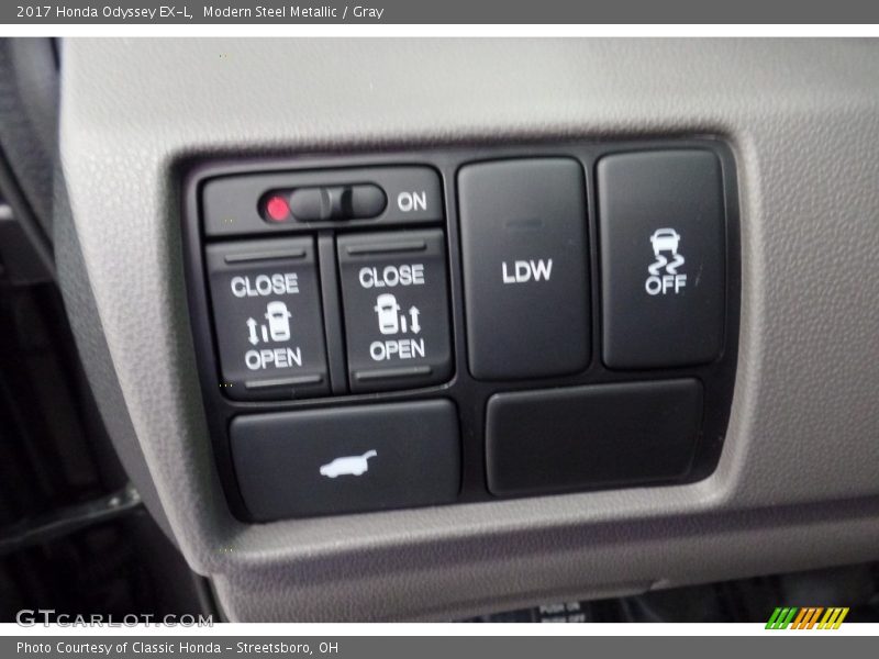 Modern Steel Metallic / Gray 2017 Honda Odyssey EX-L
