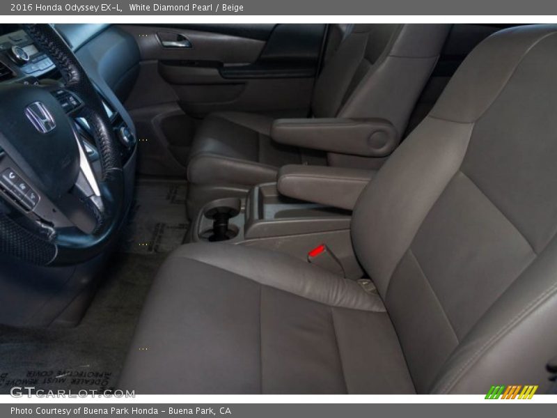 White Diamond Pearl / Beige 2016 Honda Odyssey EX-L