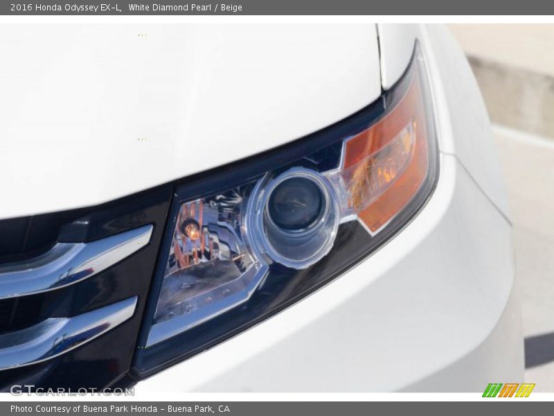 White Diamond Pearl / Beige 2016 Honda Odyssey EX-L