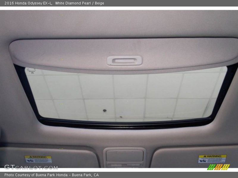 White Diamond Pearl / Beige 2016 Honda Odyssey EX-L